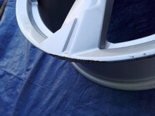 Load image into Gallery viewer, 1x Alufelge 18 Zoll 8.0" 5x112 39ET Glanz Silber 4K0601025 Audi A6 C8 Rim Wheel FEL6058640917yw