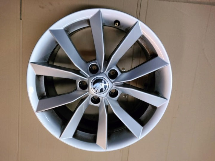 1x Alufelge 17 Zoll 7.0" 5x112 45ET 5L0601025K Skoda Yeti Rim Wheel FEL8643319543to