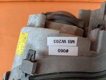 Laden Sie das Bild in den Galerie-Viewer, Frontscheinwerfer Mercedes-Benz W203 A2038201161 0301166271 Ein Satz Headlight SCH7581916459qh