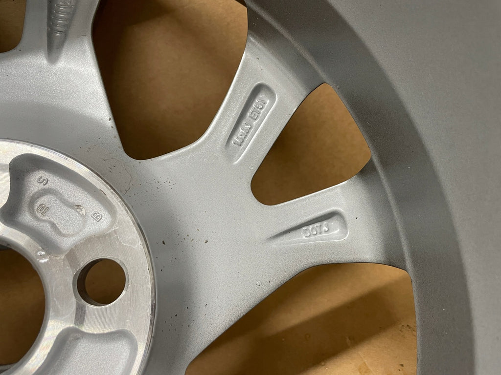 1x Alufelge 16 Zoll 6.0" 4x100 42611-0DC70 Toyota Yaris Rim Wheel