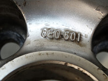 Laden Sie das Bild in den Galerie-Viewer, 1x Alufelge 17 Zoll 7.5" 5x112 43ET Glanz Silber 8E0601025 Audi A4 B6 Rim Wheel FEL1504100170wq