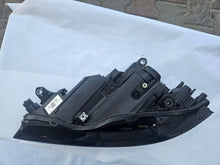 Laden Sie das Bild in den Galerie-Viewer, Frontscheinwerfer Skoda Superb 89900R400LF0 3P1941015 L991639 Full LED Links