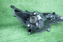 Laden Sie das Bild in den Galerie-Viewer, Frontscheinwerfer Honda Logo Space Star 8301D445 Links Scheinwerfer Headlight SCH8979890045lr