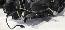 Laden Sie das Bild in den Galerie-Viewer, Frontscheinwerfer Toyota V LED Links Scheinwerfer Headlight SCH7424405655zq