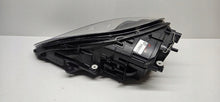 Laden Sie das Bild in den Galerie-Viewer, Frontscheinwerfer Porsche Macan 95b 95B941010H LED Rechts Scheinwerfer Headlight SCH7105037894lt