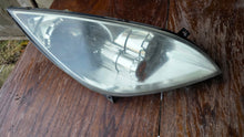 Laden Sie das Bild in den Galerie-Viewer, Frontscheinwerfer Mitsubishi Colt I MR957354 8301A283 Ein Satz Headlight SCH6868560926zp