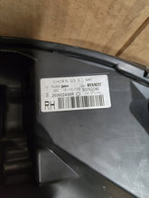 Laden Sie das Bild in den Galerie-Viewer, Frontscheinwerfer Renault Twingo II 260602496R Rechts Scheinwerfer Headlight SCH9038494131vr