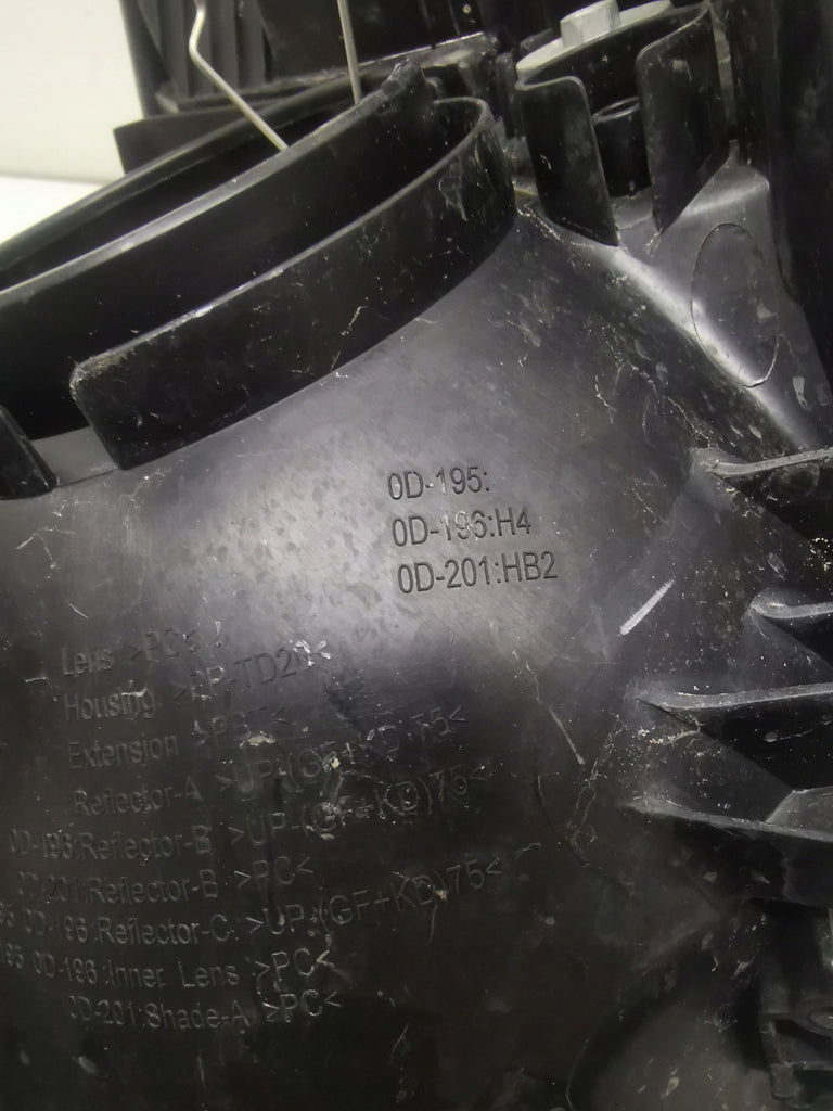 Frontscheinwerfer Toyota Yaris LED Rechts Scheinwerfer Headlight