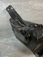 Laden Sie das Bild in den Galerie-Viewer, Frontscheinwerfer Opel Vectra C Links Scheinwerfer Headlight SCH7661943904nr