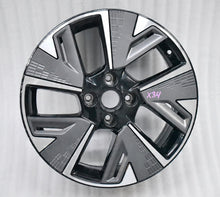 Laden Sie das Bild in den Galerie-Viewer, 1x Alufelge 17 Zoll 7.0&quot; 4x108 32ET 9348567 9833892680 Opel Corsa F Rim Wheel