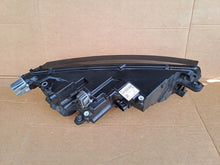 Load image into Gallery viewer, Frontscheinwerfer Skoda Octavia IV 5E4941015A LED Ein Stück (Rechts oder Links) SCH6068352599xp