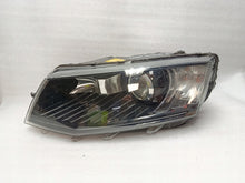 Load image into Gallery viewer, Frontscheinwerfer Skoda Octavia III 5E1941017B Xenon Links Headlight SCH2900180836hr
