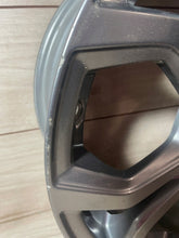 Laden Sie das Bild in den Galerie-Viewer, 1x Alufelge 17 Zoll 7.0" 4x108 H1BJ-1007-M1A Ford Fiesta I Rim Wheel FEL8574816090sa
