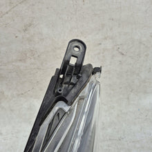 Laden Sie das Bild in den Galerie-Viewer, Frontscheinwerfer Toyota Hilux VIII Links Scheinwerfer Headlight SCH3669776049rp