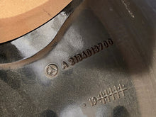 Laden Sie das Bild in den Galerie-Viewer, 1x Alufelge 18 Zoll 8.0&quot; 5x112 43ET A2134013700 Mercedes-Benz W213 Rim Wheel