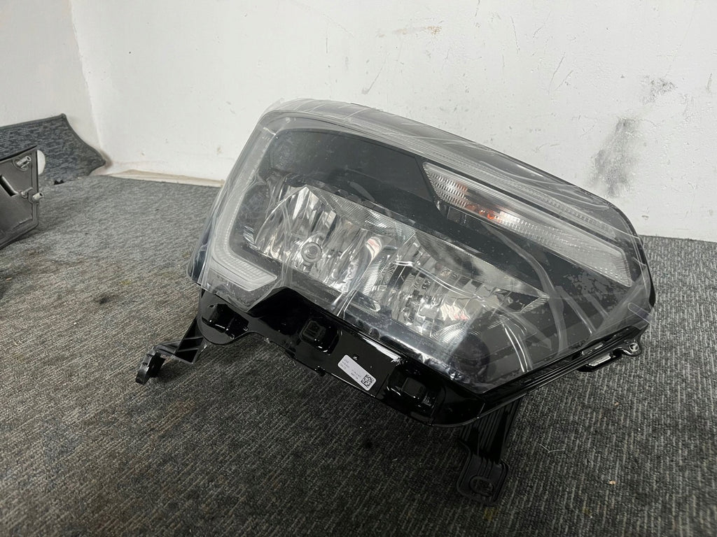 Frontscheinwerfer Opel Movano B Master III 260105567 Rechts Headlight SCH7206998772em