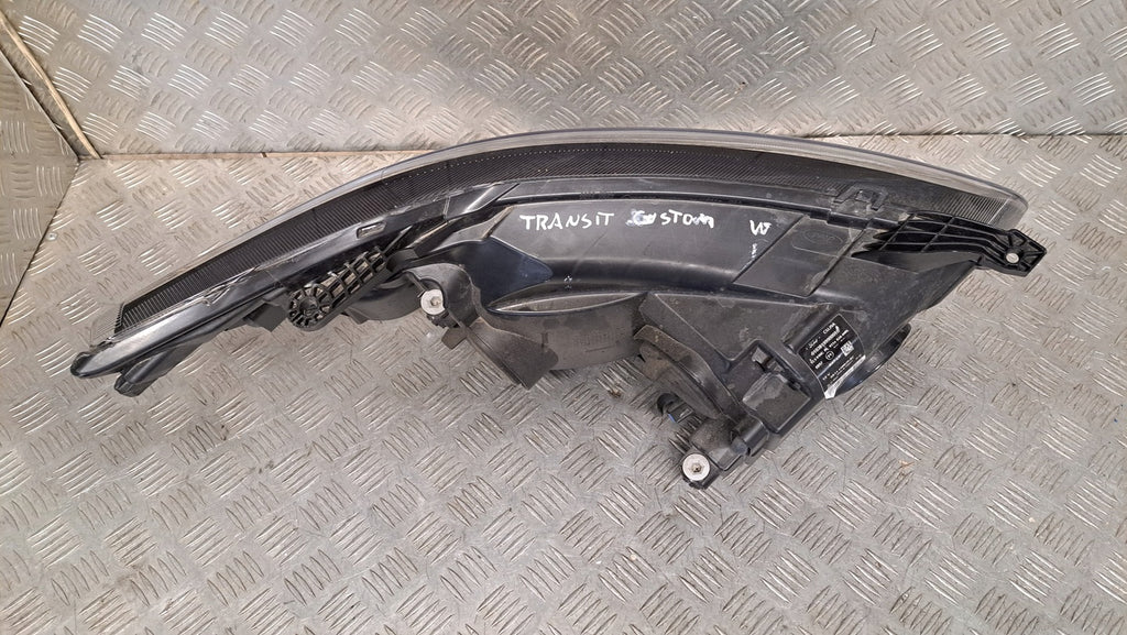 Frontscheinwerfer Ford Transit GK31-13W030-BC Ein Stück (Rechts oder Links)