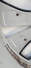 Load image into Gallery viewer, 1x Alufelge 20 Zoll 6.5" 5x114.3 33ET Glanz Silber 403006686R Renault Scenic FEL9137916696sv