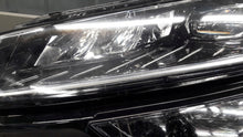 Laden Sie das Bild in den Galerie-Viewer, Frontscheinwerfer Skoda Karoq 57B941015D LED Links Scheinwerfer Headlight SCH1485630490dk