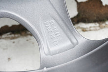 Laden Sie das Bild in den Galerie-Viewer, 1x Alufelge 16 Zoll 6.0&quot; 4x100 51ET HL4841 Toyota Yaris Rim Wheel