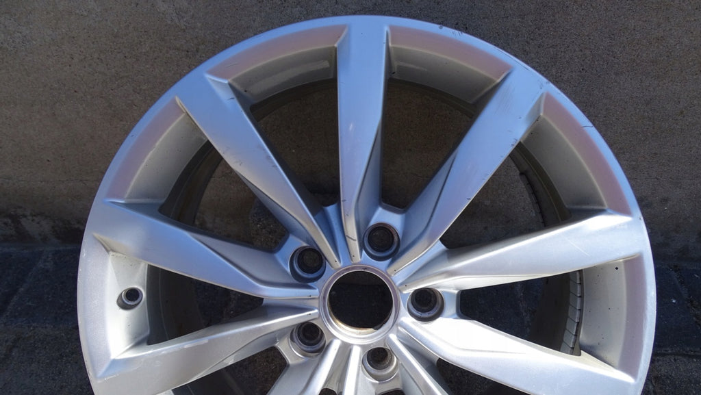 1x Alufelge 17 Zoll 7.0" 5x112 49ET Glanz Silber 5G0601025BF VW Golf Vii FEL4134462227wn