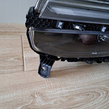 Laden Sie das Bild in den Galerie-Viewer, Frontscheinwerfer Jeep 522187210 LED Links Scheinwerfer Headlight