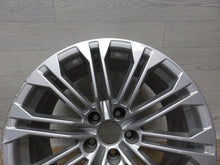 Laden Sie das Bild in den Galerie-Viewer, 1x Alufelge 18 Zoll 8.5&quot; 5x112 29ET Silber 8W0601025AJ Audi A4 B9 Rim Wheel