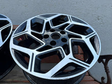 Load image into Gallery viewer, 1x Alufelge 18 Zoll 7.5&quot; 5x114.3 45ET Glanz Schwarz 52910-J7EA0 Kia Xceed