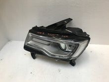 Laden Sie das Bild in den Galerie-Viewer, Frontscheinwerfer Jeep Grand Cherokee Wk2 Xenon Links Scheinwerfer Headlight SCH8270838017pj