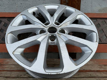 Laden Sie das Bild in den Galerie-Viewer, 1x Alufelge 17 Zoll 7.0&quot; 5x114.3 40ET 403004770R Renault Koleos Clio Rim Wheel