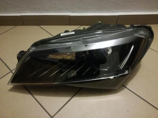 Frontscheinwerfer Skoda Superb III 3V1941015C Xenon Links Scheinwerfer Headlight