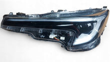 Laden Sie das Bild in den Galerie-Viewer, Frontscheinwerfer Toyota Corolla 81150-02X10 Links Scheinwerfer Headlight SCH3761387569eb