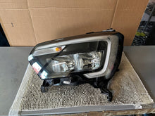 Laden Sie das Bild in den Galerie-Viewer, Frontscheinwerfer Renault Master 260607867R 260105567R LED Rechts oder Links