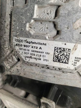 Laden Sie das Bild in den Galerie-Viewer, Frontscheinwerfer Audi A4 8K0907472A Xenon Ein Stück (Rechts oder Links) SCH5790920800ov