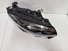 Laden Sie das Bild in den Galerie-Viewer, Frontscheinwerfer Mercedes-Benz Cla A1749064202 Rechts Scheinwerfer Headlight SCH6349555031kx