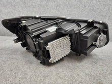 Laden Sie das Bild in den Galerie-Viewer, Frontscheinwerfer BMW 2 Active Tourer F45 F46 7422579-01 LED Links Headlight SCH6768503263tb