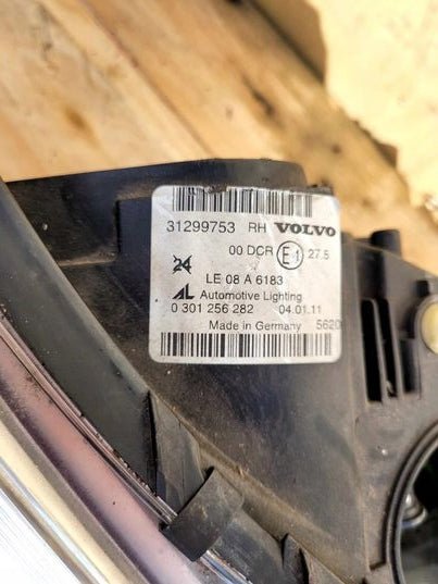 Frontscheinwerfer Volvo C70 31299753 Xenon Ein Stück (Rechts oder Links)