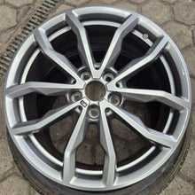 Laden Sie das Bild in den Galerie-Viewer, 1x Alufelge 18 Zoll 6.5" 5x112 41ET Glanz Grau 6877550 BMW Rim Wheel FEL8076400666nv