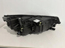 Laden Sie das Bild in den Galerie-Viewer, Frontscheinwerfer Skoda Octavia IV 5E4941035 LED Ein Stück (Rechts oder Links) SCH1456764375vv