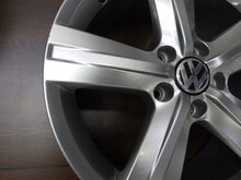 Load image into Gallery viewer, 4x Alufelge 17 Zoll 7.5" 5x112 47ET Glanz Silber 3AA601025 VW Passat B7 FEL1025988885at