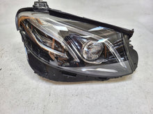 Laden Sie das Bild in den Galerie-Viewer, Frontscheinwerfer Mercedes-Benz W213 A2139069608 LED Rechts Headlight SCH1709789351fp