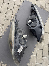 Laden Sie das Bild in den Galerie-Viewer, Frontscheinwerfer Renault Megane III 260100021R Xenon Rechts oder Links SCH4143934516sk