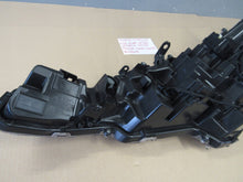 Laden Sie das Bild in den Galerie-Viewer, Frontscheinwerfer Toyota Corolla 2118-23 Rechts Scheinwerfer Headlight SCH6699343469gv