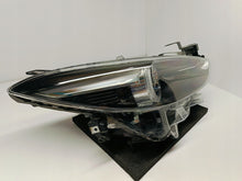 Laden Sie das Bild in den Galerie-Viewer, Frontscheinwerfer Mazda I Da 3 K2442 W3629 BSP551030 Full LED Rechts Headlight