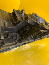 Load image into Gallery viewer, Frontscheinwerfer Audi Q7 4L0941029M Xenon Links Scheinwerfer Headlight