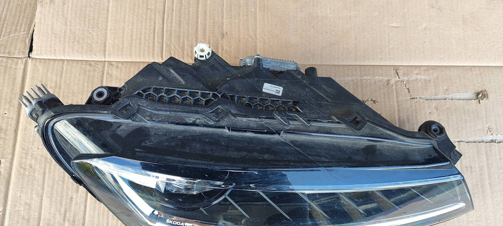 Frontscheinwerfer Skoda Superb III 2308202311502040001 Full LED Rechts Headlight SCH3619643492et