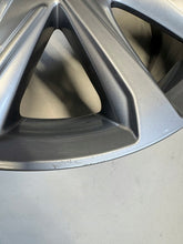 Laden Sie das Bild in den Galerie-Viewer, 1x Alufelge 17 Zoll 7.0" 5x114.3 45ET KB8M-V3810 Mazda Rim Wheel FEL4412071076vt