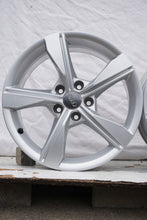 Laden Sie das Bild in den Galerie-Viewer, 4x Alufelge 17 Zoll 7.5" 5x112 38ET Glanz Silber 8W0601025EH Audi B9 Rim Wheel FEL4852834471yy