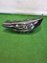 Laden Sie das Bild in den Galerie-Viewer, Frontscheinwerfer Ford Transit Custom PZ31-13E015-CB LED Rechts oder Links