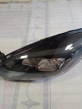Laden Sie das Bild in den Galerie-Viewer, Frontscheinwerfer Ford Fiesta L1BB-13101-EH Links Scheinwerfer Headlight SCH3115365939kg